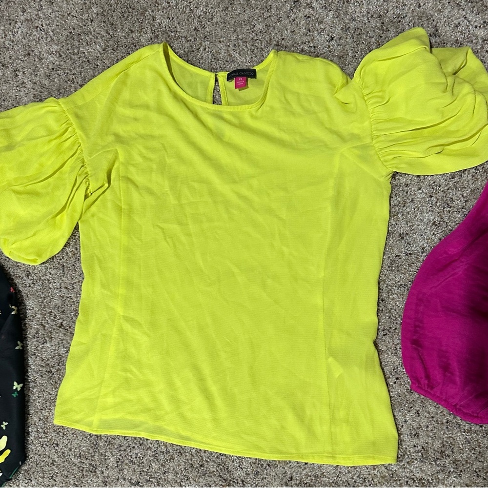 Vince Camuto Yellow and Green Puff Sleeve Ruffled Blouse